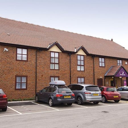 Premier Inn Crewe Central Екстер'єр фото