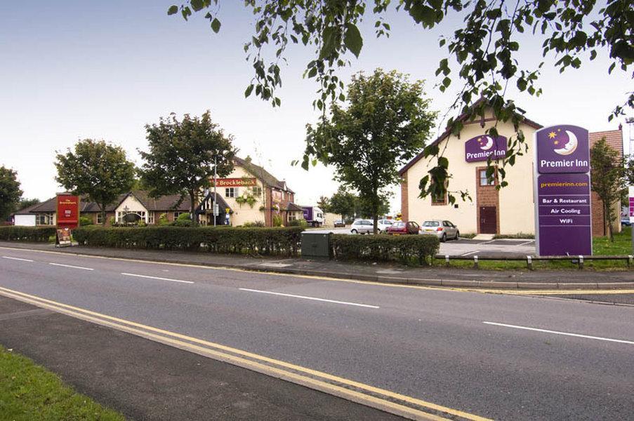 Premier Inn Crewe Central Екстер'єр фото