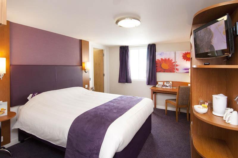 Premier Inn Crewe Central Екстер'єр фото